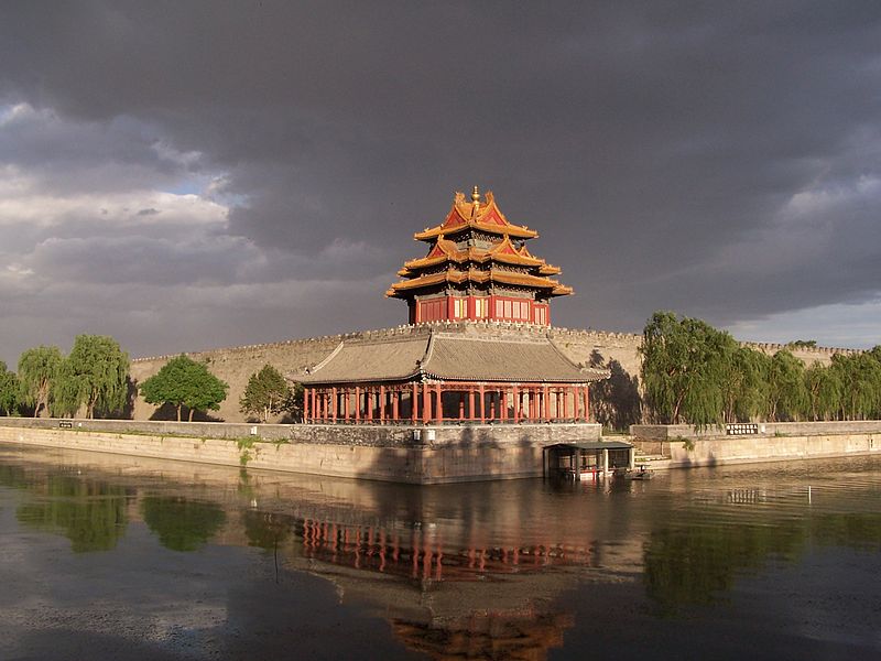 800px-Sunset_of_the_Forbidden_City_2006