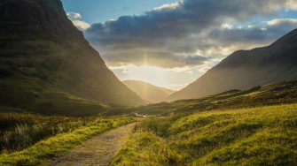 Making Great Memories With Your Road Trip to Scotland