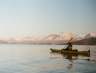 How To Easily Transport A Kayak On Your Jeep