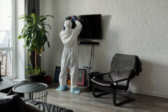 When You Should Call Professionals For Mold Removal
